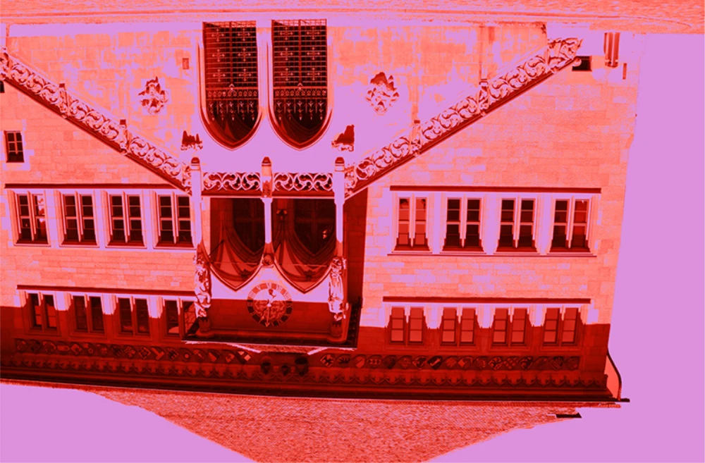 Rathaus auf dem Kopf klein